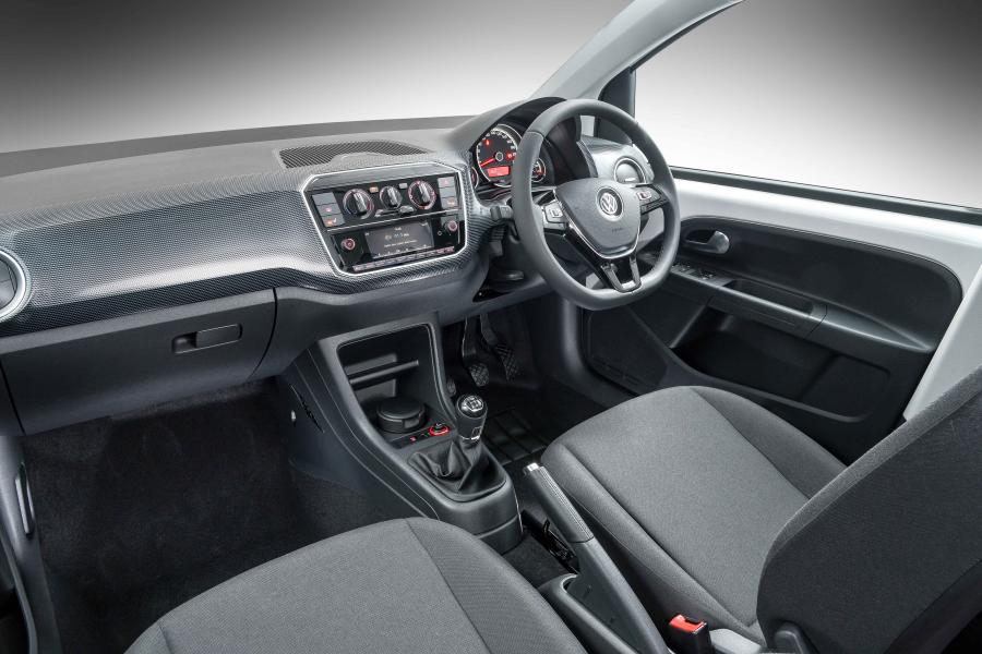 Интерьер Volkswagen up! 5-Door 2016 года  (ZA) (фото 18 из 24)
